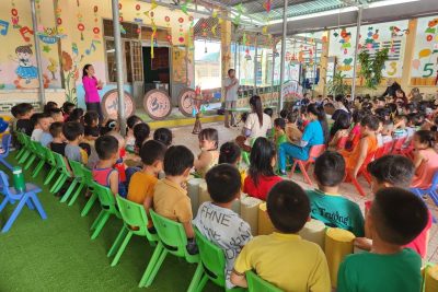 Một buổi trải nghiệm nghệ thuật dân ca bài chòi ở quê hương của các bé