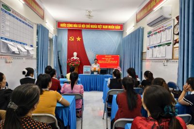 🌧💞 TRƯỜNG MẦM NON 18/3 HƯỚNG VỀ MIỀN TRUNG THÂN YÊU – CÙNG CHUNG TAY ỦNG HỘ ĐỒNG BÀO VƯỢT QUA KHÓ KHĂN SAU BÃO SỐ 10 💞🌧  Trong những ngày vừa qua, cơn bão số 10 đã gây ảnh hưởng nặng nề đến nhiều tỉnh thành – nơi bao người dân đang oằn mình khắc phục hậu quả, khôi phục lại cuộc sống sau thiên tai.  💗 Với tinh thần “Lá lành đùm lá rách”, tập thể cán bộ, giáo viên, nhân viên Trường Mầm non 18/3 đã cùng nhau quyên góp, ủng hộ đồng bào vùng bão lũ. Mỗi phần quà, mỗi tấm lòng tuy nhỏ bé nhưng chứa đựng tình yêu thương, sự sẻ chia và trách nhiệm cộng đồng của đại gia đình 18/3 gửi đến những nơi đang chịu mất mát.  🙏 Nhà trường xin trân trọng cảm ơn sự chung tay của toàn thể cán bộ, giáo viên, nhân viên và phụ huynh học sinh đã cùng lan tỏa nghĩa cử cao đẹp này. Hy vọng rằng, những tấm lòng sẻ chia hôm nay sẽ góp phần xoa dịu nỗi đau, thắp lên niềm tin và sức mạnh để đồng bào miền Trung sớm ổn định cuộc sống.  💪 Trường Mầm non 18/3 – Chung tay vì cộng đồng, lan tỏa yêu thương! 💪