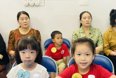 Chiều ngày 12/01/2024 trường Mầm Non 18/3 tổ chức hội thi”Giáo dục An toàn giao thông”cấp trường năm học 2023-2024. Phần thi kiến thức cho bé MG 3-4tuổi, 4-5 tuổi, 5-6 tuổi để lựa chọn cháu xuất sắc thi cấp huyện. Cuộc thi diễn ra thành công tốt đẹp.